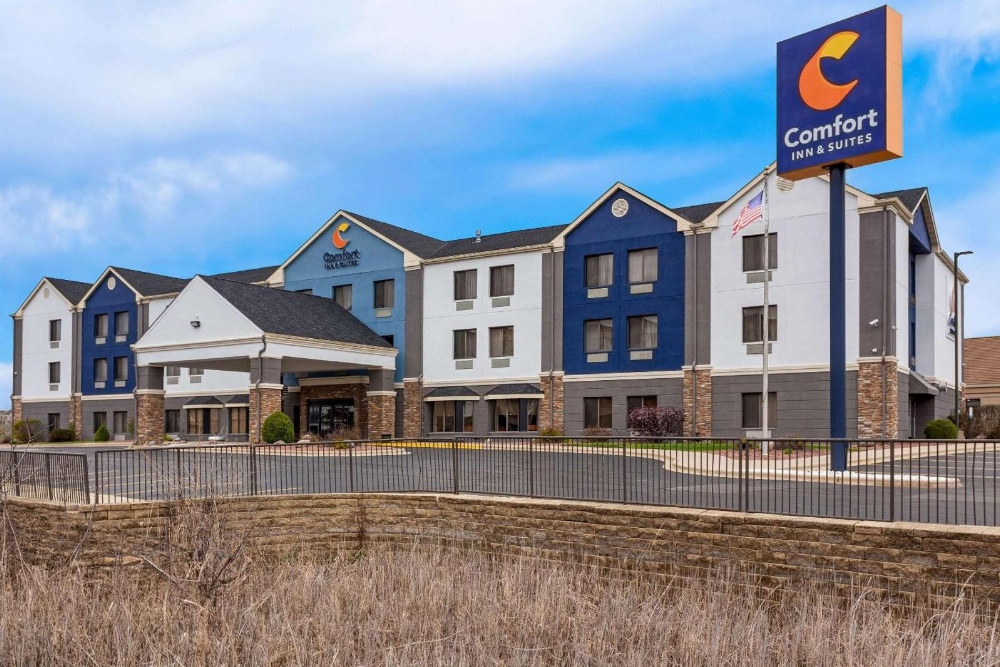 Comfort Inn & Suites Kenosha-Pleasant Prairie Main image