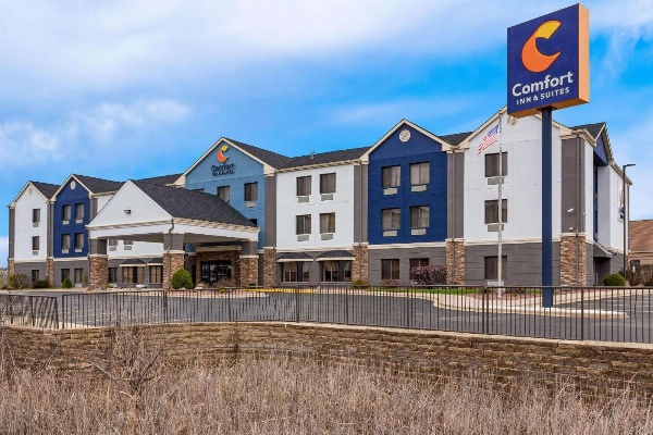 Comfort Inn & Suites Kenosha-Pleasant Prairie Main image
