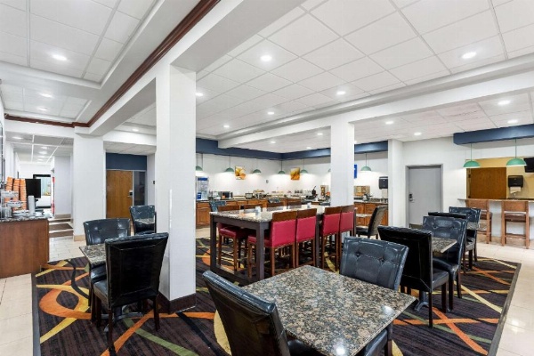 Comfort Inn & Suites Kenosha-Pleasant Prairie image 27